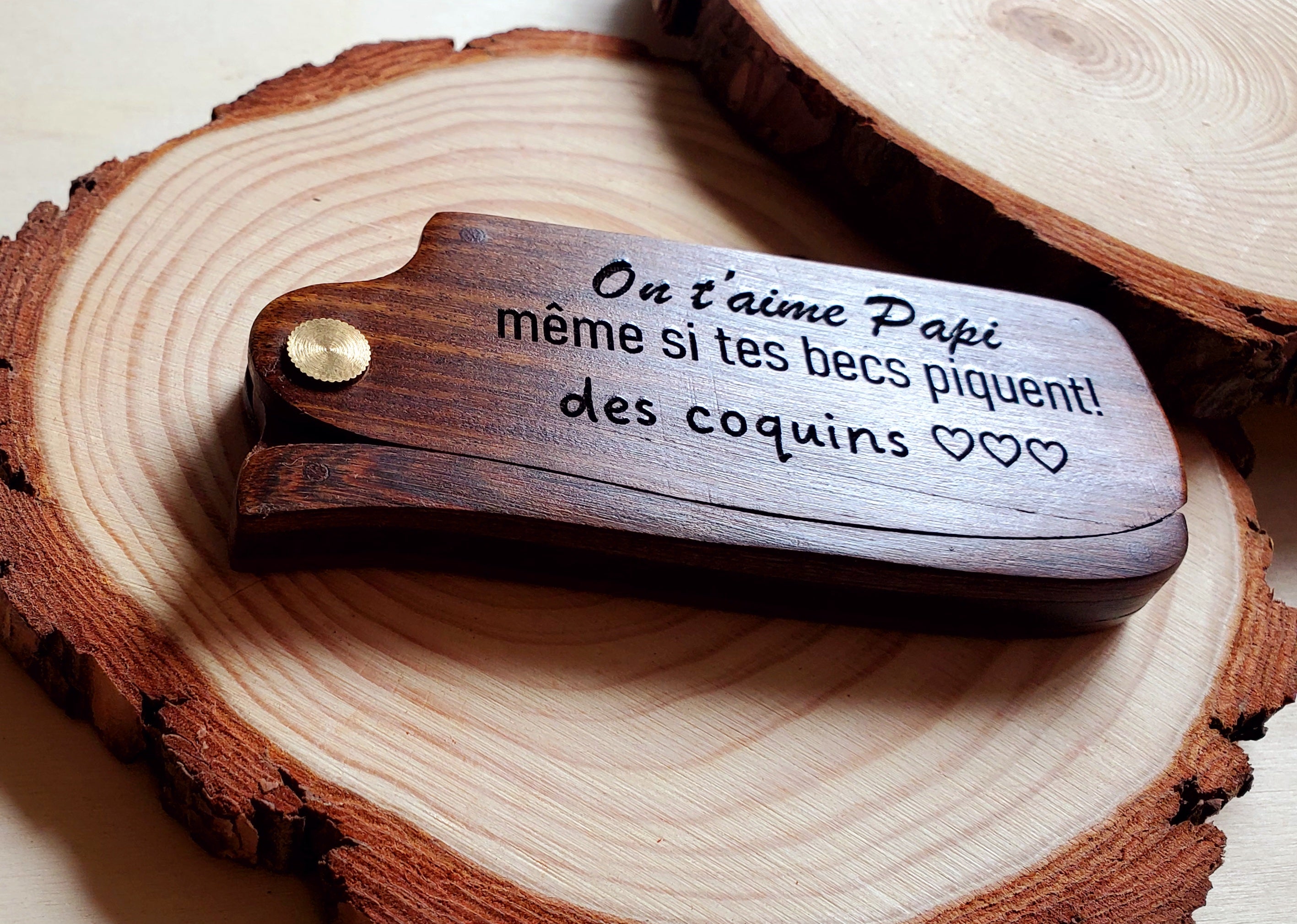 Peigne en bois gravé avec le prénom ou un mantra pour un
